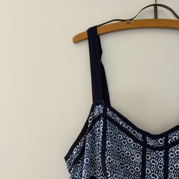 Torrid Maxi Dress Sz 18 Blue White Geometric Print Sleeveless AdjStraps - Picture 3 of 9